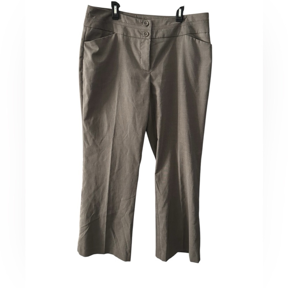 Apt 9 size 10S Curvy fit 30" inseam midrise taupe trousers flare leg